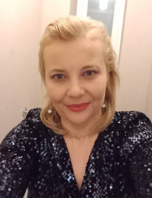 Ofer cursuri și meditații la limba engleză și la limba română